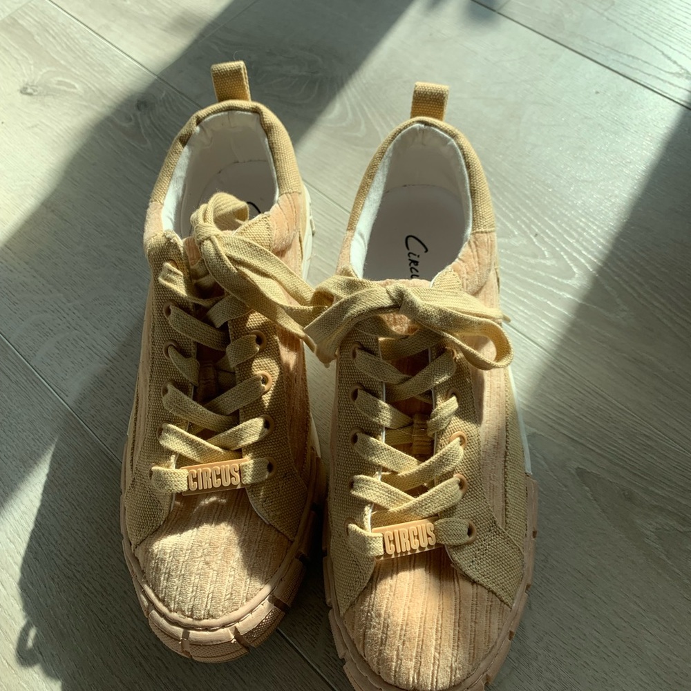 Sam Edelman Circus New York